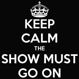 Queen must go. Show must go on. Шоу must go on. Квин шоу маст гоу. Фредди Меркьюри шоу маст гоу он.