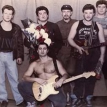 и на рассвете вперёд уходит рота солдат любэ song lyrics