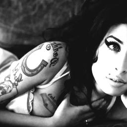 Amy Winehouse – Stronger Than Me Lyrics