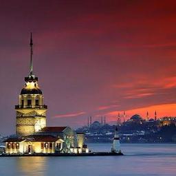İstanbul'u Dinliyorum (şiir)