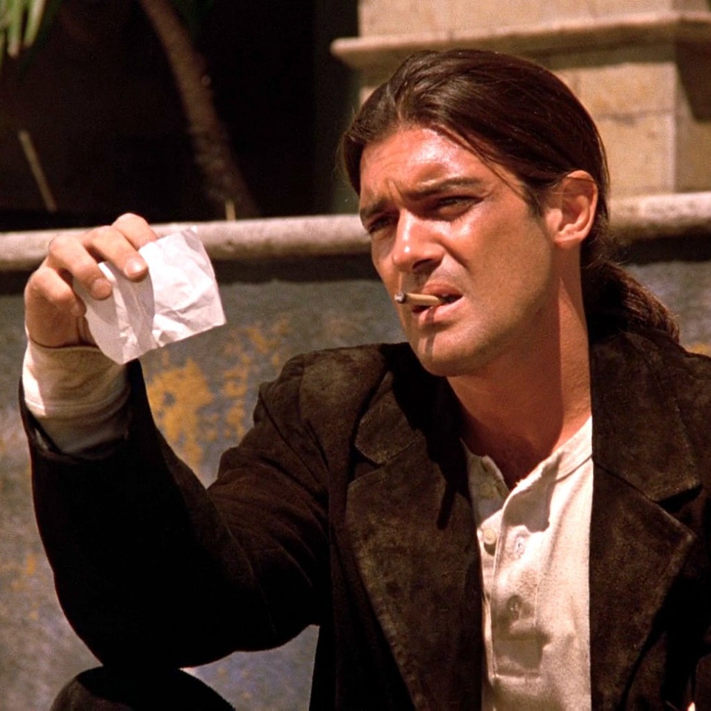 Антонио бандерас с. Антонио сыгравший в х ф отчаянный 8. Отчаянный 1995. Антонио сыгравший в х ф отчаянный 8. Отчаянный взгляд.